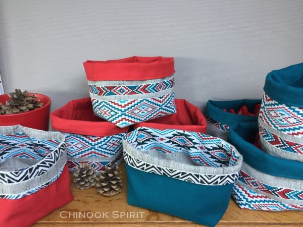 Paniers sioux tissu amerindien rouge bleu petrole vide poche chinook spirit