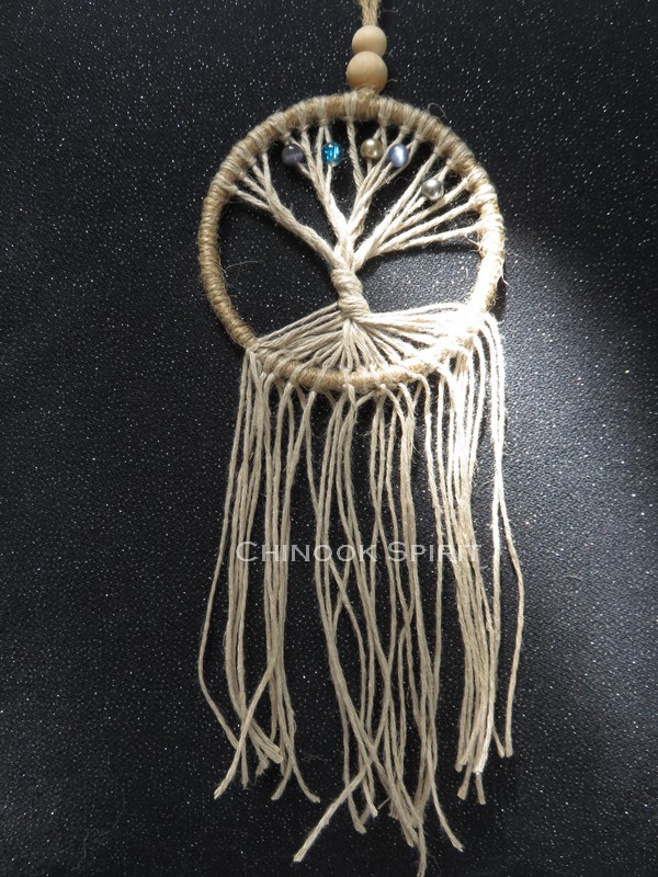 Arbre de vie 8 cm diametre fil de lin 5 perles chinook spirit 4380