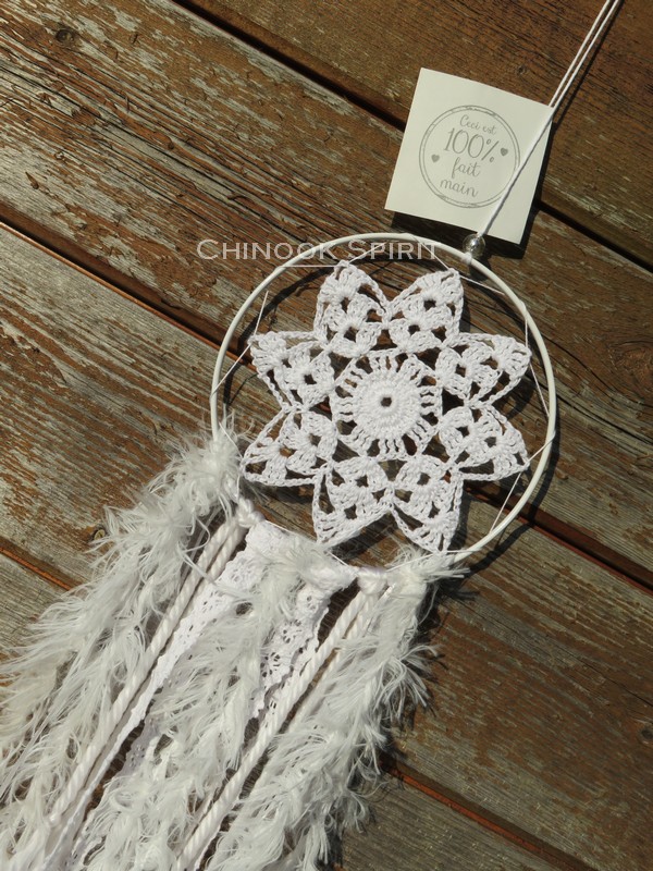 Attrape reves 15 cm blanc dentelle crochet laine plume chinook spirit 3