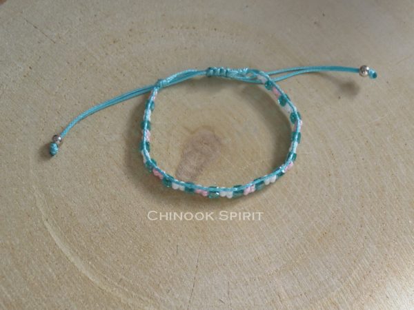 bracelet perles rocailles vert fin reglable indien chinook spirit