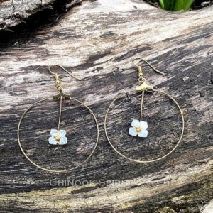 Boucles oreilles or fleur de nacre simple Chinook Spirit 8736_opt