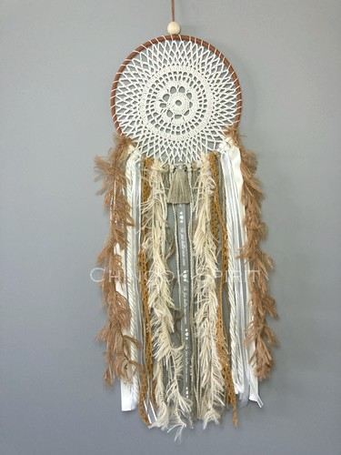 Attrape reves crochet fauve pompon beige Chinook Spirit