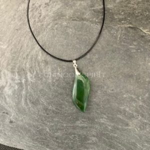 Pendentif jade nephrite du Canada 16 euros vert Chinook Spirit